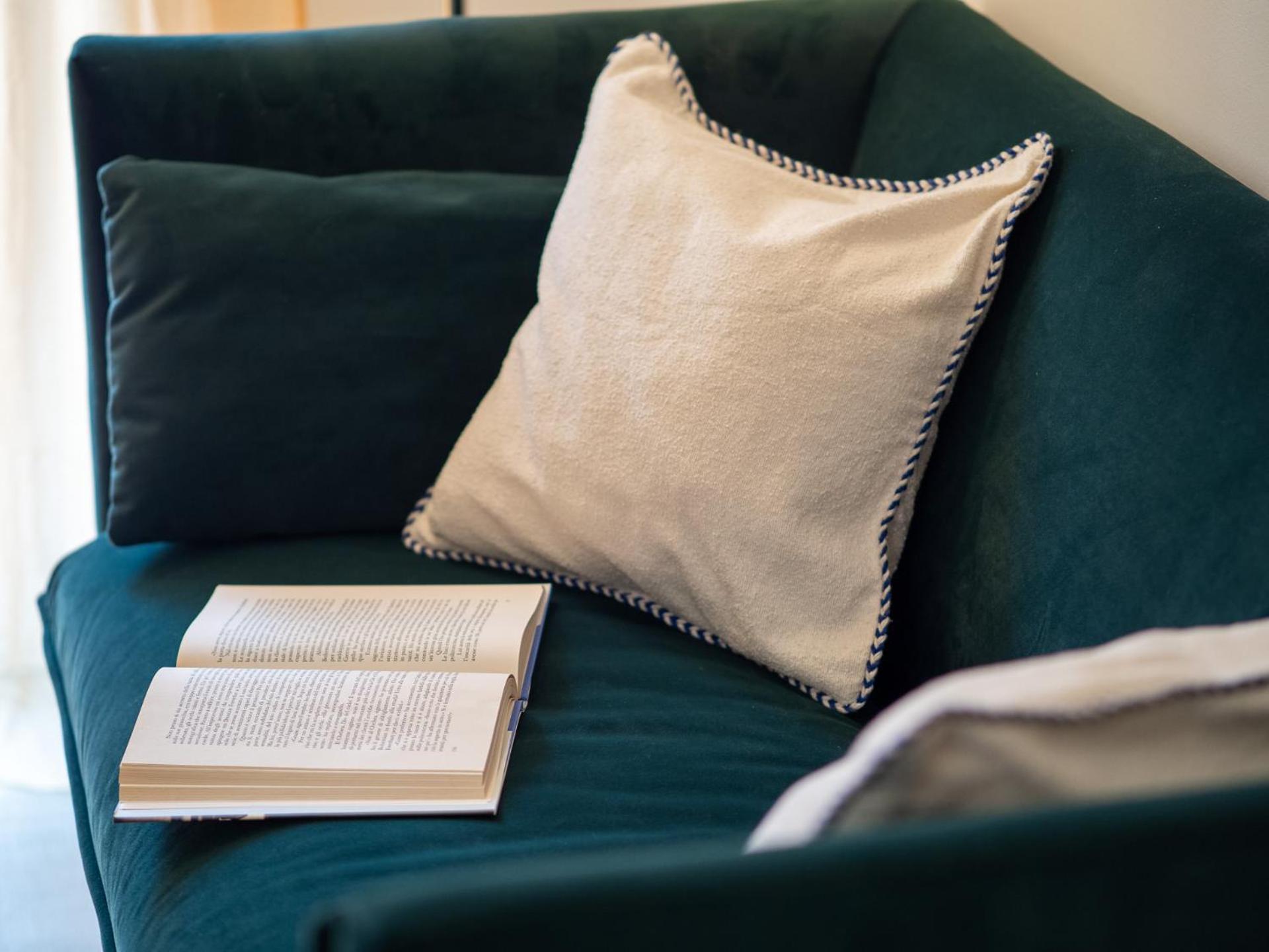 Stylish Flat With Balcony - 15 Min To Duomo Apartment Milan Bagian luar foto