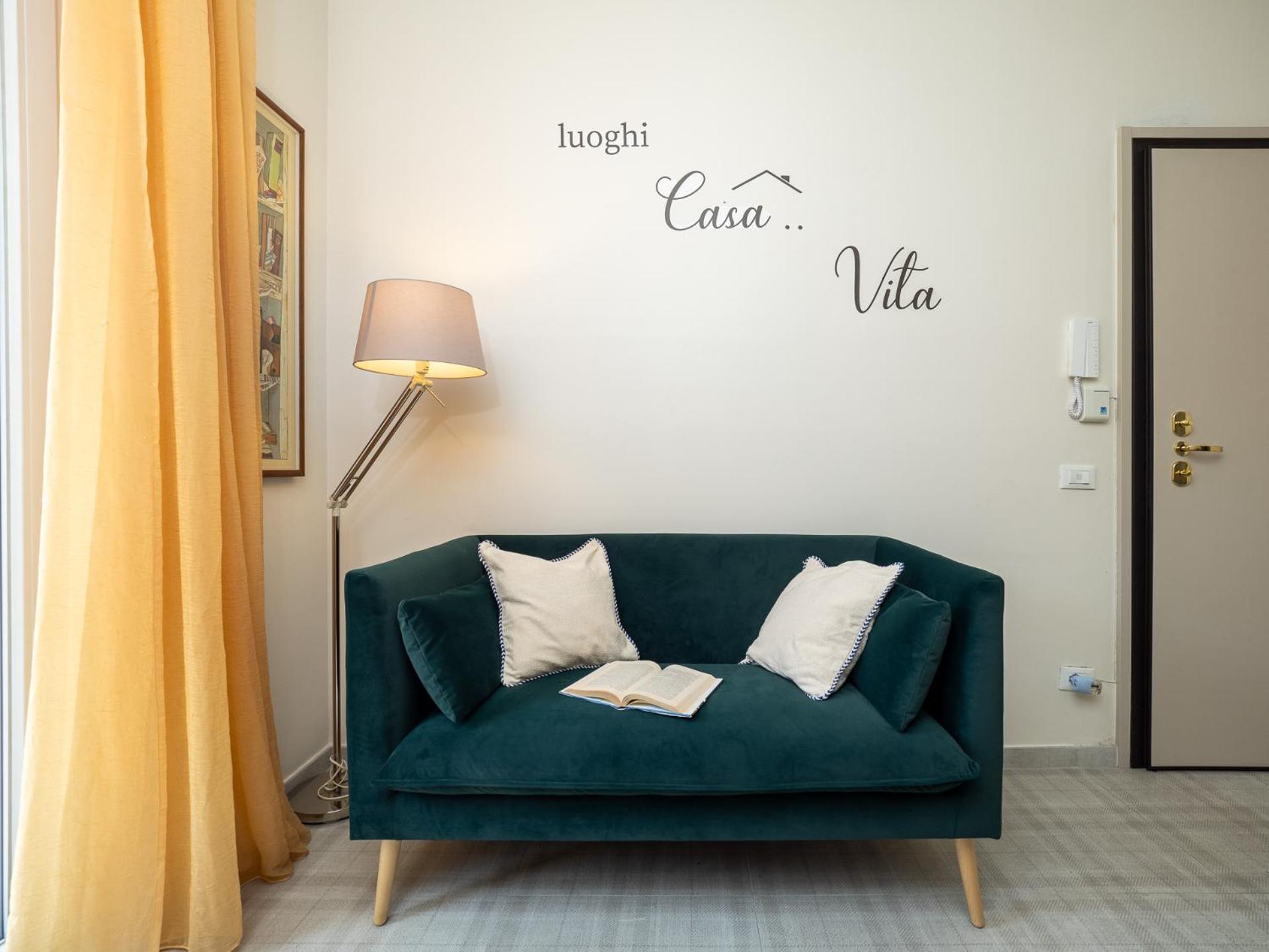 Stylish Flat With Balcony - 15 Min To Duomo Apartment Milan Bagian luar foto