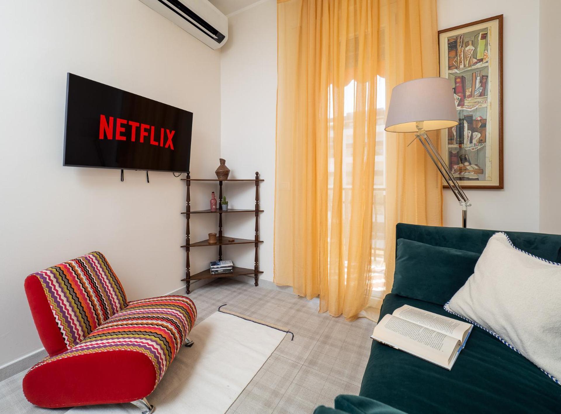 Stylish Flat With Balcony - 15 Min To Duomo Apartment Milan Bagian luar foto