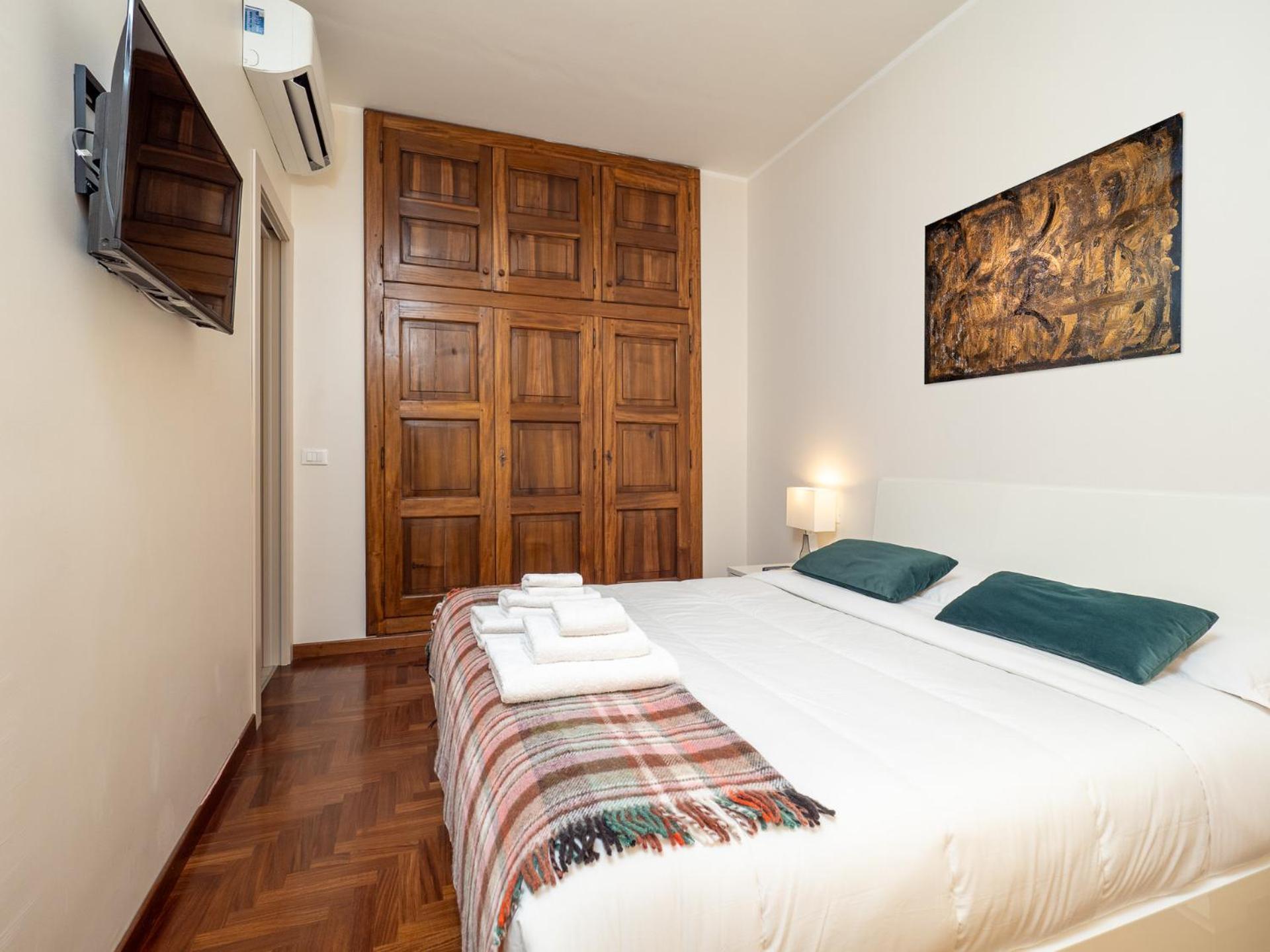 Stylish Flat With Balcony - 15 Min To Duomo Apartment Milan Bagian luar foto