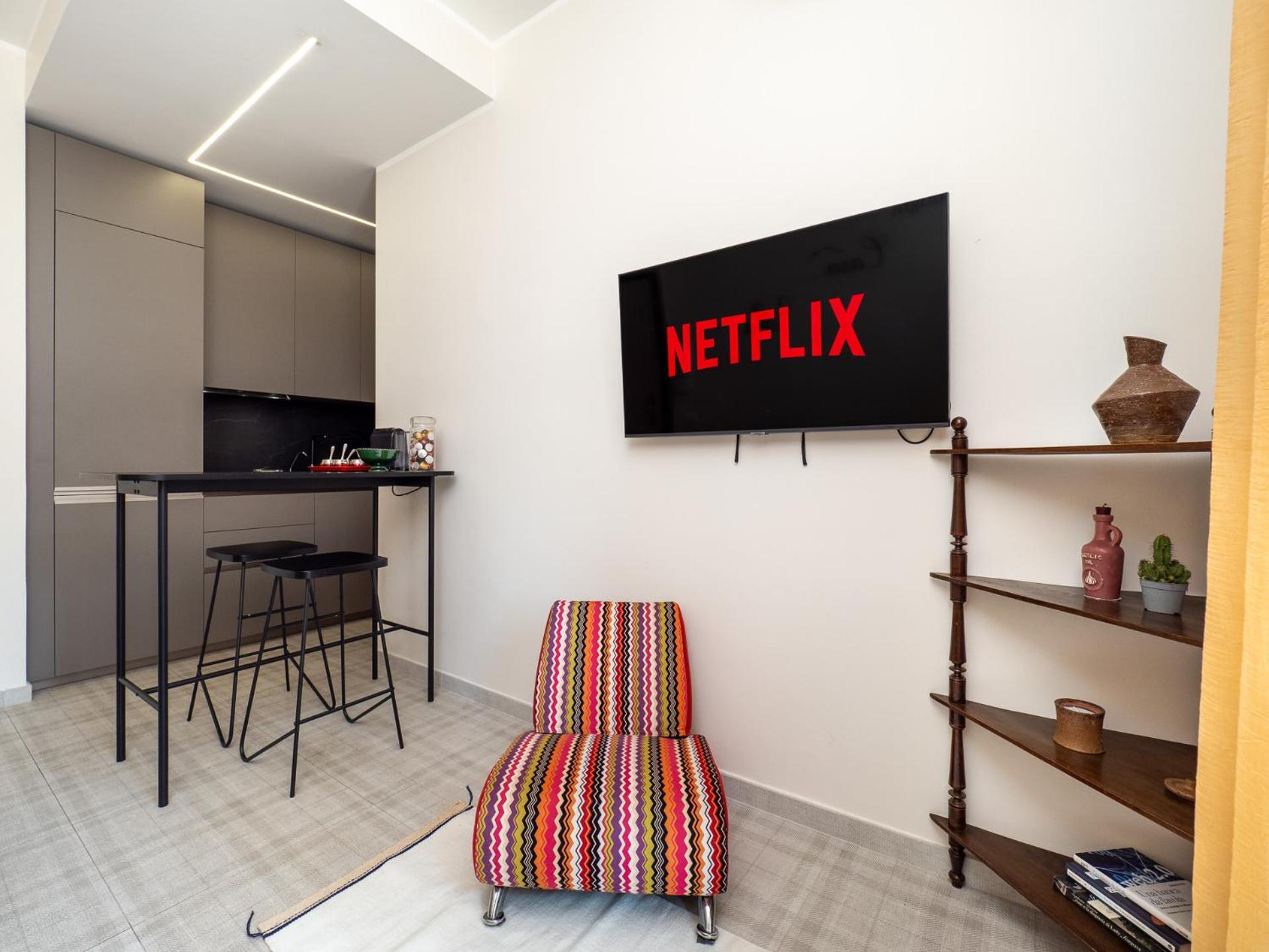 Stylish Flat With Balcony - 15 Min To Duomo Apartment Milan Bagian luar foto